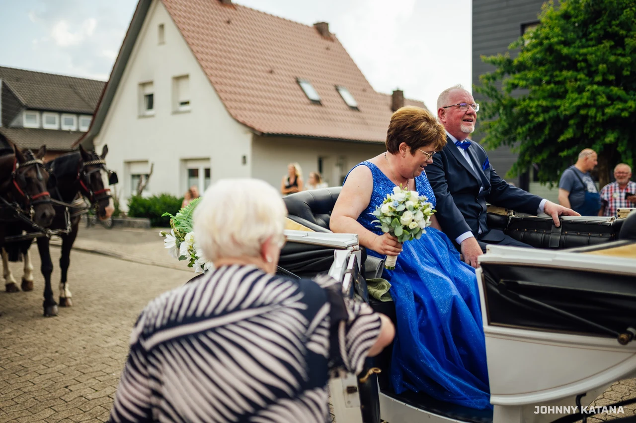 Kutschfahrt des Throns durch Lohne