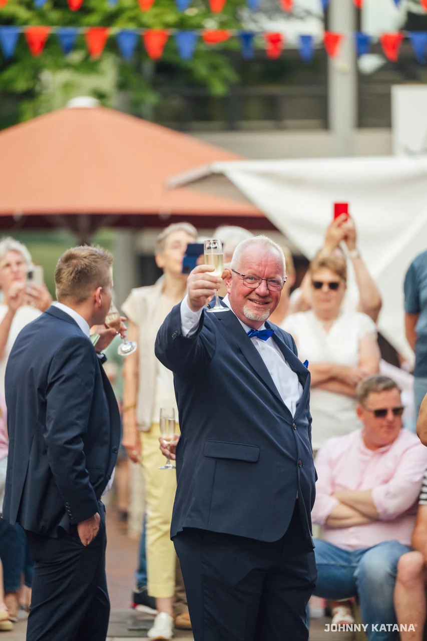 Empfang und Spalier für den neuen Thron