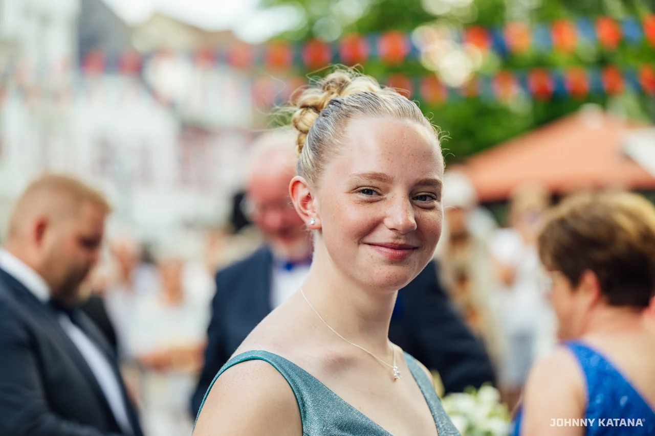Empfang und Spalier für den neuen Thron
