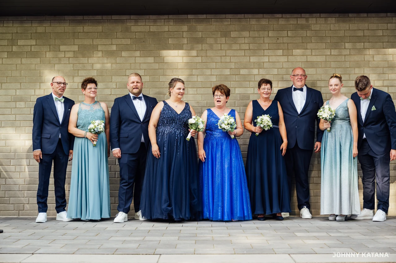 Ankunft des Throns an der Schützenhalle