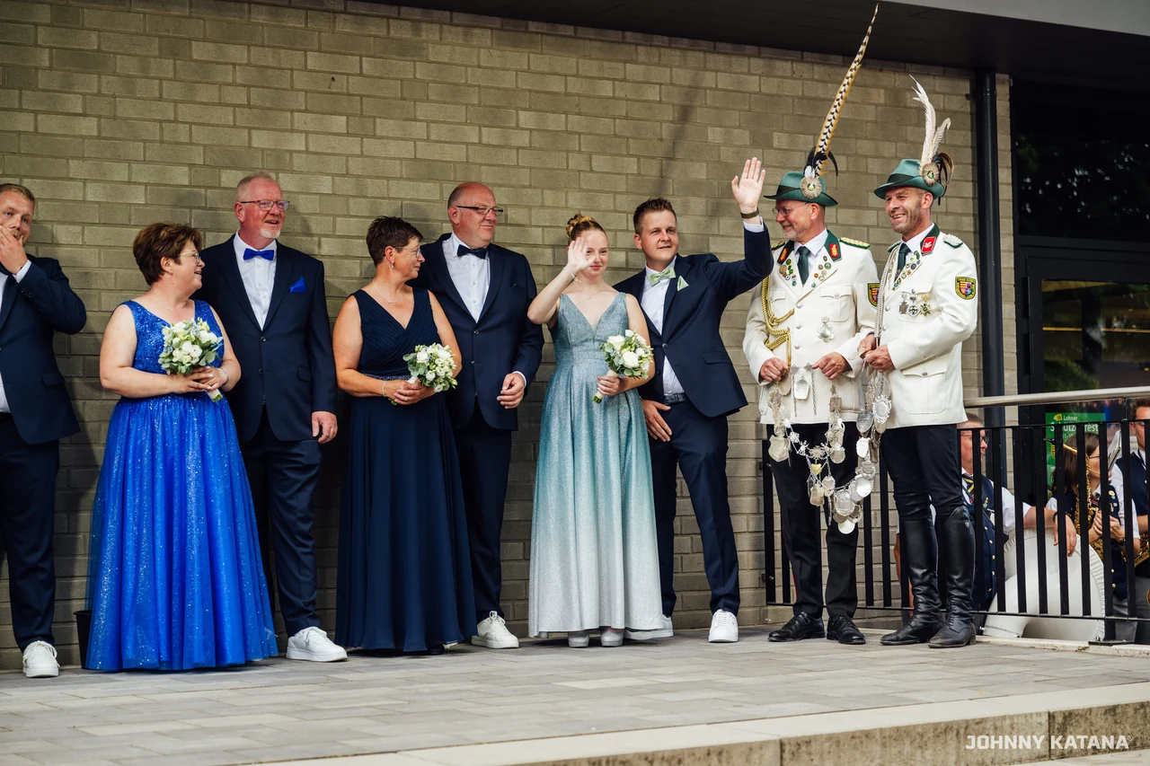 Ehrung und Anlegen der Königskette