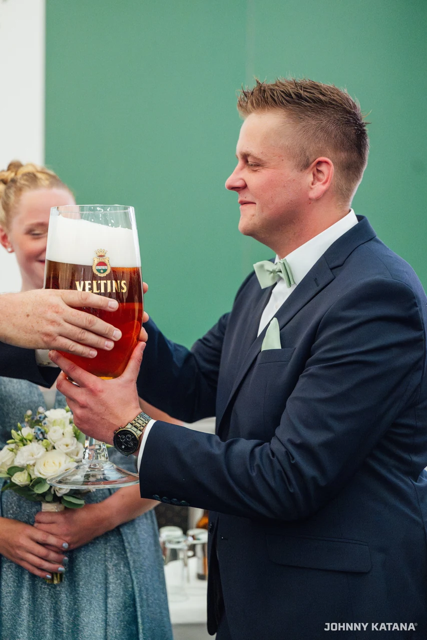 Einmarsch und Proklamation im Festzelt