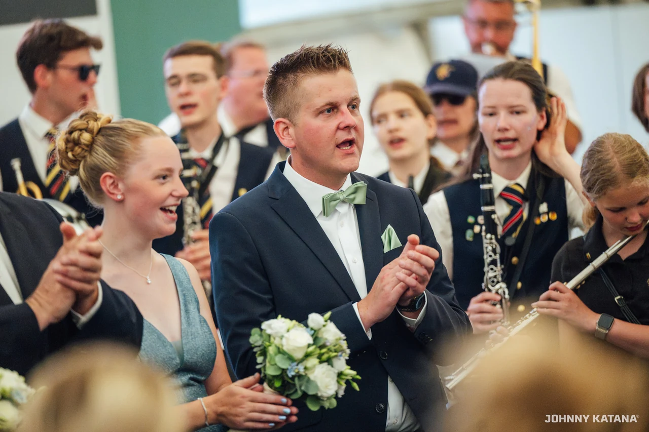 Einmarsch und Proklamation im Festzelt