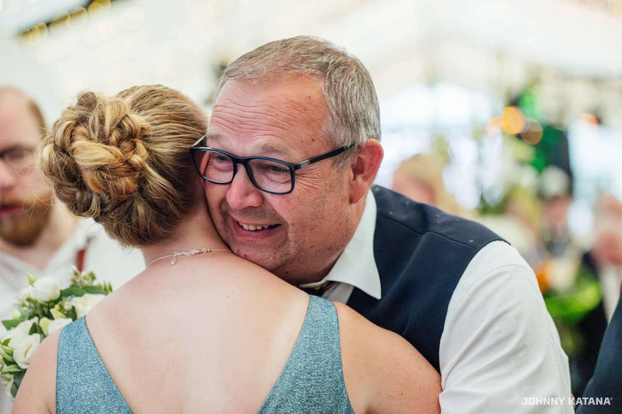 Einmarsch und Proklamation im Festzelt